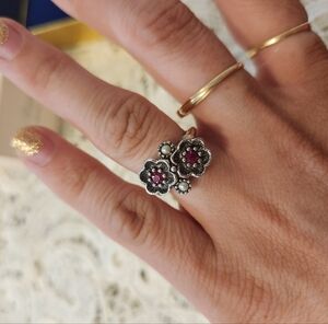 1974 Avon RoseGay Purple/Pink Floral Vintage Ring in Silver Tones.